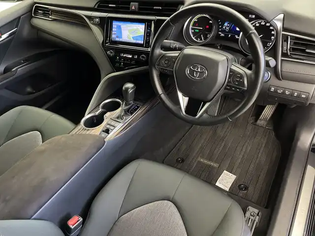 トヨタ カムリ G 鹿児島県 2019(令1)年 5.1万km アティチュードブラックマイカ 社外SDナビ/（AM/FM/CD/DVD/Bluetooth/フルセグ）/バックカメラ/レーダークルーズコントロール/プリクラッシュセーフティ/レーンキープアシスト/パワーシート/オートライト/オートハイビーム/ステアリングリモコン/ETC/ドライブレコーダー/電動パーキング/オートホールド/純正AW17インチ