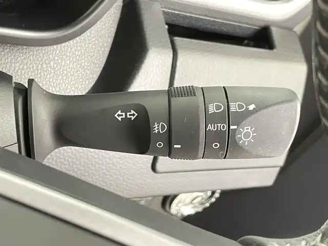 トヨタ ルーミー カスタムG－T 千葉県 2021(令3)年 4.8万km パールホワイトⅢ 禁煙車/純正9インチメモリナビ/　CD/DVD/BT/フルセグＴＶ/アラウンドビューモニター/スマートアシスト/　・衝突回避・軽減ブレーキ機能 /　・オートハイビーム/　・誤発進抑制機能/　・車線逸脱警報＆逸脱抑制制御/　・先行車発進お知らせ機能/　・進入禁止標識認識機能/両側パワースライドドア/レーダークルーズコントロール/コーナーセンサー/前席シートヒーター/ETC/電子パーキング/オートホールド/ステアリングスイッチ/革巻きステアリング/電動格納ミラー/純正15インチアルミホイール/LEDヘッドライト/フォグライト