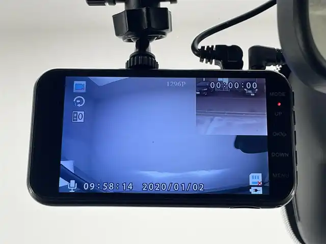 日産 セレナ ハイウェイスター プロパイロットED 愛知県 2016(平28)年 10.7万km カシミヤグレージュ 純正ナビ　後席モニター　プロパイロット　禁煙車　電動パーキング　オートホールド　バックカメラ　快適パック　ハンズフリー両側パワスラ　ＬＥＤオートライト　前後ドラレコ　ＥＴＣ　フォグランプ　ＵＳＢポート