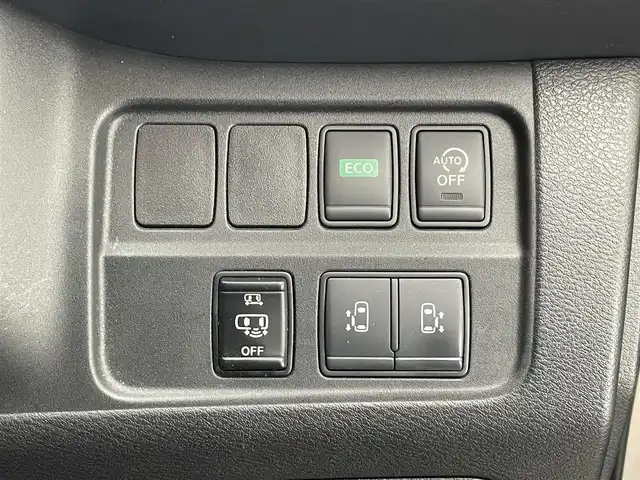 日産 セレナ ハイウェイスター プロパイロットED 愛知県 2016(平28)年 10.7万km カシミヤグレージュ 純正ナビ　後席モニター　プロパイロット　禁煙車　電動パーキング　オートホールド　バックカメラ　快適パック　ハンズフリー両側パワスラ　ＬＥＤオートライト　前後ドラレコ　ＥＴＣ　フォグランプ　ＵＳＢポート