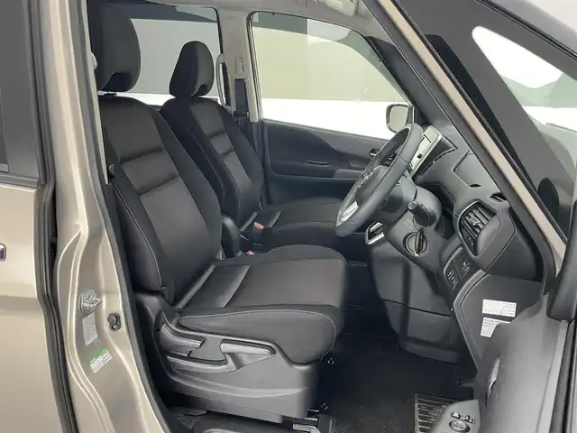 日産 セレナ ハイウェイスター プロパイロットED 愛知県 2016(平28)年 10.7万km カシミヤグレージュ 純正ナビ　後席モニター　プロパイロット　禁煙車　電動パーキング　オートホールド　バックカメラ　快適パック　ハンズフリー両側パワスラ　ＬＥＤオートライト　前後ドラレコ　ＥＴＣ　フォグランプ　ＵＳＢポート