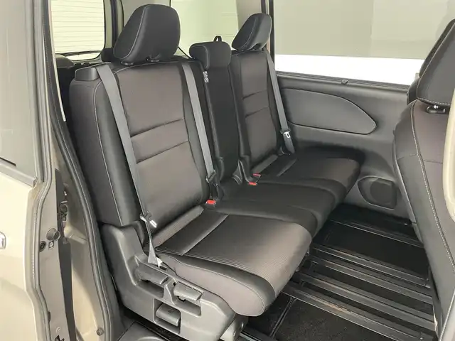 日産 セレナ ハイウェイスター プロパイロットED 愛知県 2016(平28)年 10.7万km カシミヤグレージュ 純正ナビ　後席モニター　プロパイロット　禁煙車　電動パーキング　オートホールド　バックカメラ　快適パック　ハンズフリー両側パワスラ　ＬＥＤオートライト　前後ドラレコ　ＥＴＣ　フォグランプ　ＵＳＢポート