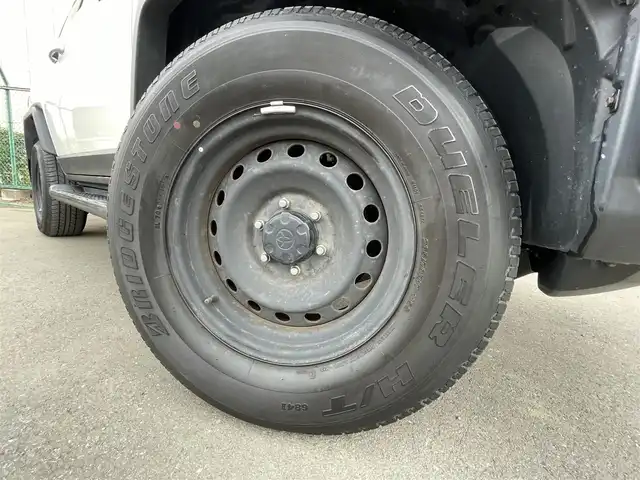 トヨタ ＦＪクルーザー 東京都 2016(平28)年 7.4万km ホワイト 4WD/純正ナビ/TV/CD/DVD再生/Bluetooth接続/バックモニター/クリアランスソナー/ETC/ドライブレコーダー/横滑り防止措置/フォグランプ/ステアリングスイッチ/エアコン/電動格納ミラー
