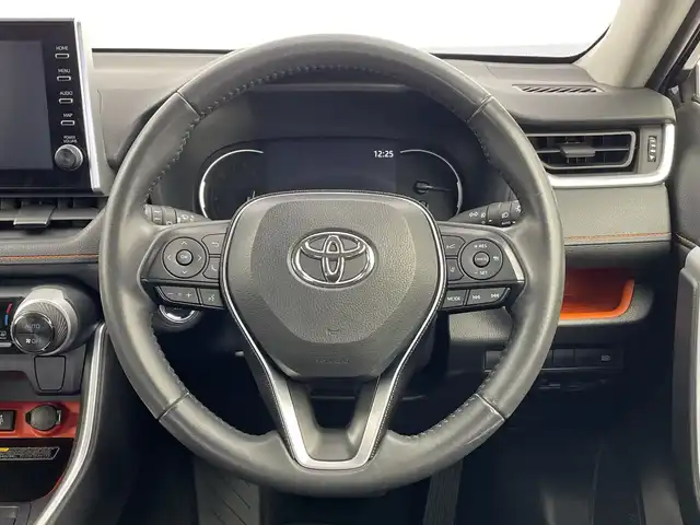 トヨタ ＲＡＶ４ アドベンチャー 新潟県 2021(令3)年 4.8万km アティチュードブラックマイカ 純正ディスプレイオーディオ/(Bluetooth/AM/FM/AppleCarPlay/AndroidAuto/USB)/トヨタセーフティーセンス/・プリクラッシュセーフティ/・リアクロストラフィックアラート/・レーンキープアシスト/・レーダークルーズコントロール/・ブラインドスポットモニター/・先行車発進告知/・Autoハイビーム/LEDオートライト/バックカメラ/レザーシート/D席メモリ付きパワーシート/電動パーキング/ブレーキホールド/電動格納ミラー/ビルトインETC/ダウンヒルアシスト/置くだけ充電/前後ドライブレコーダー/ルーフレール