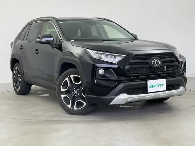 トヨタ ＲＡＶ４ アドベンチャー 新潟県 2021(令3)年 4.8万km アティチュードブラックマイカ 純正ディスプレイオーディオ/(Bluetooth/AM/FM/AppleCarPlay/AndroidAuto/USB)/トヨタセーフティーセンス/・プリクラッシュセーフティ/・リアクロストラフィックアラート/・レーンキープアシスト/・レーダークルーズコントロール/・ブラインドスポットモニター/・先行車発進告知/・Autoハイビーム/LEDオートライト/バックカメラ/レザーシート/D席メモリ付きパワーシート/電動パーキング/ブレーキホールド/電動格納ミラー/ビルトインETC/ダウンヒルアシスト/置くだけ充電/前後ドライブレコーダー/ルーフレール