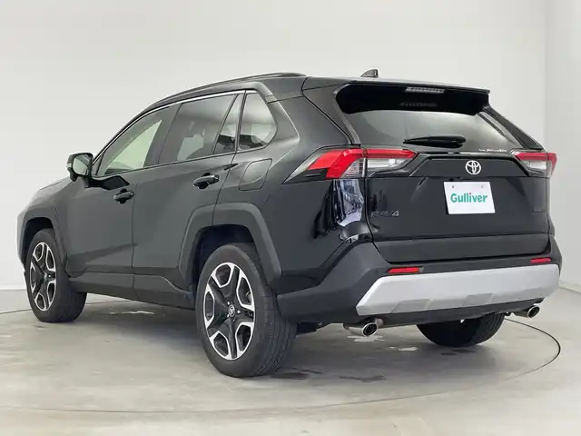 トヨタ ＲＡＶ４ アドベンチャー 新潟県 2021(令3)年 4.8万km アティチュードブラックマイカ 純正ディスプレイオーディオ/(Bluetooth/AM/FM/AppleCarPlay/AndroidAuto/USB)/トヨタセーフティーセンス/・プリクラッシュセーフティ/・リアクロストラフィックアラート/・レーンキープアシスト/・レーダークルーズコントロール/・ブラインドスポットモニター/・先行車発進告知/・Autoハイビーム/LEDオートライト/バックカメラ/レザーシート/D席メモリ付きパワーシート/電動パーキング/ブレーキホールド/電動格納ミラー/ビルトインETC/ダウンヒルアシスト/置くだけ充電/前後ドライブレコーダー/ルーフレール