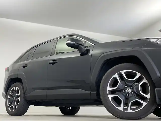 トヨタ ＲＡＶ４ アドベンチャー 新潟県 2021(令3)年 4.8万km アティチュードブラックマイカ 純正ディスプレイオーディオ/(Bluetooth/AM/FM/AppleCarPlay/AndroidAuto/USB)/トヨタセーフティーセンス/・プリクラッシュセーフティ/・リアクロストラフィックアラート/・レーンキープアシスト/・レーダークルーズコントロール/・ブラインドスポットモニター/・先行車発進告知/・Autoハイビーム/LEDオートライト/バックカメラ/レザーシート/D席メモリ付きパワーシート/電動パーキング/ブレーキホールド/電動格納ミラー/ビルトインETC/ダウンヒルアシスト/置くだけ充電/前後ドライブレコーダー/ルーフレール