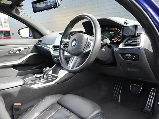 ＢＭＷ ３２０ｉ Mスポーツ 静岡県 2019(令1)年 4.7万km 青Ｍ インテリジェントセーフティ/衝突軽減ブレーキ ACC/車線逸脱警告 BSM/Hilineパッケージ/ブラックレザーシートシートヒーター/前席パワーシート運転席メモリー機能/コンフォートパッケージ　コンフォートアクセス/パワートランクリッド/IdriveナビBluetooth/バックカメラ/社外インターフェース　フルセグTV/デジタルインナーミラー前後ドラレコ/OP19インチアルミホイール/リヤガラスフィルム施工/GPSレーダー/ワイヤレス充電