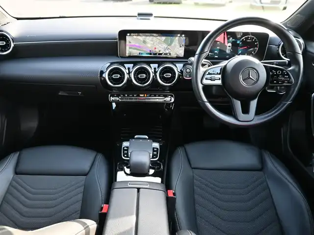 メルセデス・ベンツ Ａ１８０ スタイル 千葉県 2018(平30)年 5.3万km コスモスブラック アクティブブレーキアシスト/アクティブレーンキーピングアシスト/レーンチェンジアシスト/アテンションアシスト/ブラインドスポットアシスト/ディストロニック/ハーフレザーシート/前席パワーシート/シートヒーター/純正HDDナビ/地デジTV/【Bluetooth接続】/革巻きステアリング/ステアリングスイッチ/パドルシフト/ETC（2.0）/LEDヘッドライト/フォグライト/ウインカーミラー/パークトロニック/純正16インチアルミホイル/サイド/カーテンエアバッグ/キーレスゴー