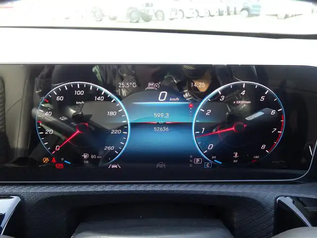 メルセデス・ベンツ Ａ１８０ スタイル 千葉県 2018(平30)年 5.3万km コスモスブラック アクティブブレーキアシスト/アクティブレーンキーピングアシスト/レーンチェンジアシスト/アテンションアシスト/ブラインドスポットアシスト/ディストロニック/ハーフレザーシート/前席パワーシート/シートヒーター/純正HDDナビ/地デジTV/【Bluetooth接続】/革巻きステアリング/ステアリングスイッチ/パドルシフト/ETC（2.0）/LEDヘッドライト/フォグライト/ウインカーミラー/パークトロニック/純正16インチアルミホイル/サイド/カーテンエアバッグ/キーレスゴー