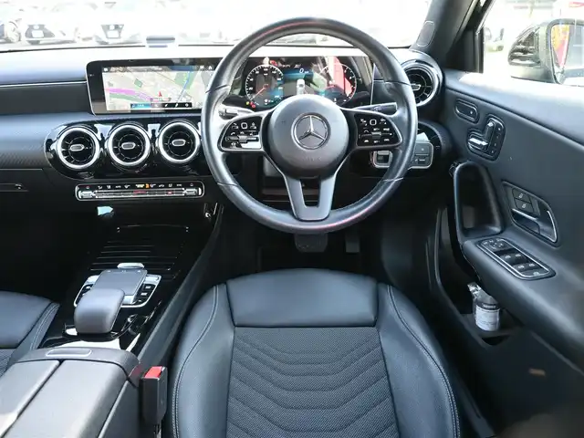 メルセデス・ベンツ Ａ１８０ スタイル 千葉県 2018(平30)年 5.3万km コスモスブラック アクティブブレーキアシスト/アクティブレーンキーピングアシスト/レーンチェンジアシスト/アテンションアシスト/ブラインドスポットアシスト/ディストロニック/ハーフレザーシート/前席パワーシート/シートヒーター/純正HDDナビ/地デジTV/【Bluetooth接続】/革巻きステアリング/ステアリングスイッチ/パドルシフト/ETC（2.0）/LEDヘッドライト/フォグライト/ウインカーミラー/パークトロニック/純正16インチアルミホイル/サイド/カーテンエアバッグ/キーレスゴー