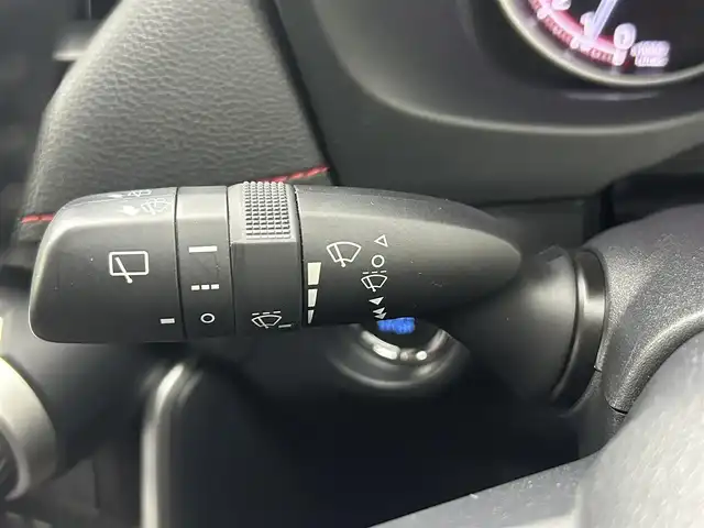 トヨタ ＲＡＶ４ アドベンチャー オフロードPKG 熊本県 2022(令4)年 3.1万km アティチュードブラックマイカ 禁煙車/純正8インチディスプレイオーディオ（ＡｐｐｌＣａｒＰｌａｙ・ＡｎｄｒｏｉｄＡｕｔｏ・ＢＴ・フルセグ）/全周囲カメラ　/前後ドライブレコーダー　/ビルトインＥＴＣ　/レーダークルーズコントロール　/ブラインドスポットモニター/衝突軽減ブレーキ/レーンキープアシスト/横滑り防止/ダウンヒルアシスト/パーキングアシスト/前後クリアランスソナー/パワーバックドア/前席シートヒーター/前席エアーシート/ステアリングヒーター/運転席パワーシート/デジタルインナーミラー/シートメモリー/JAOSノーズピラーサイドプロテクター/ボンネットマーカー/ルーフレール/純正フロアマット/純正１８インチAW/オートライト/オートマチックハイビーム/LEDヘッドライト/