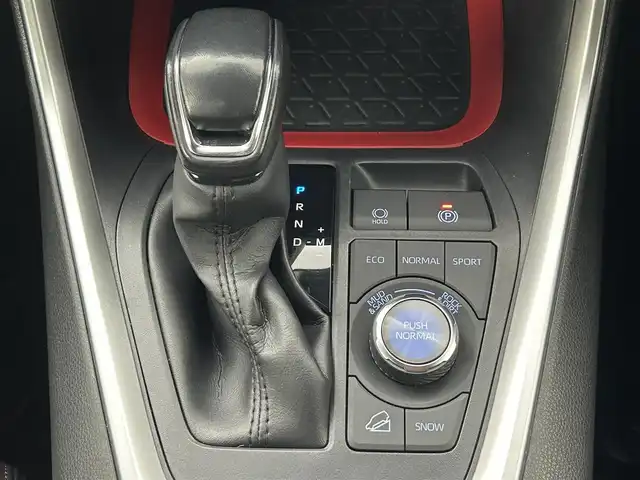 トヨタ ＲＡＶ４ アドベンチャー オフロードPKG 熊本県 2022(令4)年 3.1万km アティチュードブラックマイカ 禁煙車/純正8インチディスプレイオーディオ（ＡｐｐｌＣａｒＰｌａｙ・ＡｎｄｒｏｉｄＡｕｔｏ・ＢＴ・フルセグ）/全周囲カメラ　/前後ドライブレコーダー　/ビルトインＥＴＣ　/レーダークルーズコントロール　/ブラインドスポットモニター/衝突軽減ブレーキ/レーンキープアシスト/横滑り防止/ダウンヒルアシスト/パーキングアシスト/前後クリアランスソナー/パワーバックドア/前席シートヒーター/前席エアーシート/ステアリングヒーター/運転席パワーシート/デジタルインナーミラー/シートメモリー/JAOSノーズピラーサイドプロテクター/ボンネットマーカー/ルーフレール/純正フロアマット/純正１８インチAW/オートライト/オートマチックハイビーム/LEDヘッドライト/