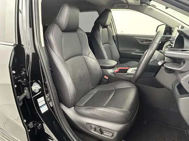 トヨタ ＲＡＶ４ アドベンチャー オフロードPKG 熊本県 2022(令4)年 3.1万km アティチュードブラックマイカ 禁煙車/純正8インチディスプレイオーディオ（ＡｐｐｌＣａｒＰｌａｙ・ＡｎｄｒｏｉｄＡｕｔｏ・ＢＴ・フルセグ）/全周囲カメラ　/前後ドライブレコーダー　/ビルトインＥＴＣ　/レーダークルーズコントロール　/ブラインドスポットモニター/衝突軽減ブレーキ/レーンキープアシスト/横滑り防止/ダウンヒルアシスト/パーキングアシスト/前後クリアランスソナー/パワーバックドア/前席シートヒーター/前席エアーシート/ステアリングヒーター/運転席パワーシート/デジタルインナーミラー/シートメモリー/JAOSノーズピラーサイドプロテクター/ボンネットマーカー/ルーフレール/純正フロアマット/純正１８インチAW/オートライト/オートマチックハイビーム/LEDヘッドライト/
