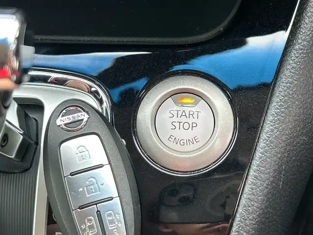 日産 セレナ HWS S HV Vセレ +SeftyⅡ 神奈川県 2016(平28)年 2.8万km インペリアルアンバーP 純正ディーラーオプションSDナビ【MC315D-W】/Bluetooth・CD・DVD・USB・SD・iPod/アラウンドビューモニター/ディスプレイ付き防眩式ルームミラー/両側ワンタッチオートスライドドア/クルーズコントロール/スマートキー/前側ドライブレコーダー/ビルトインETC/社外フロアマット/LEDヘッドランプ/オートライト/純正16インチアルミホイール/アイドリングストップ/ウォークスルー/車線逸脱警報/ふらつき警報/踏み間違い衝突防止アシスト/取扱説明書