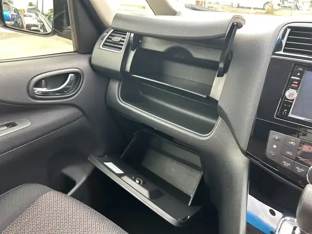 日産 セレナ HWS S HV Vセレ +SeftyⅡ 神奈川県 2016(平28)年 2.8万km インペリアルアンバーP 純正ディーラーオプションSDナビ【MC315D-W】/Bluetooth・CD・DVD・USB・SD・iPod/アラウンドビューモニター/ディスプレイ付き防眩式ルームミラー/両側ワンタッチオートスライドドア/クルーズコントロール/スマートキー/前側ドライブレコーダー/ビルトインETC/社外フロアマット/LEDヘッドランプ/オートライト/純正16インチアルミホイール/アイドリングストップ/ウォークスルー/車線逸脱警報/ふらつき警報/踏み間違い衝突防止アシスト/取扱説明書