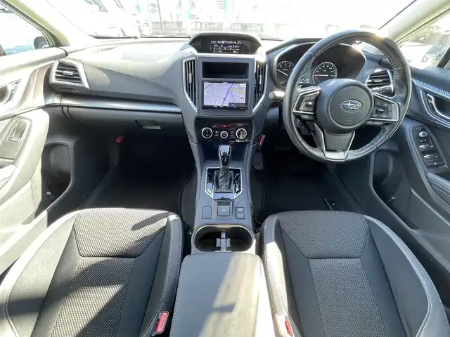 スバル インプレッサ スポーツ 2．0i－Lアイサイト 栃木県 2021(令3)年 2.2万km クリスタルホワイトP 新車時保証書/取扱説明書/スバルアイサイト/　・プリクラッシュブレーキ/　・ツーリングアシスト/　・車線逸脱抑制機能/　・誤発進抑制制御/　・誤後進抑制制御/　・ふらつき警報/　・先行車発進お知らせ/　・定速クルーズコントロール/　・後退時ブレーキアシスト/社外7インチメモリーナビ（AVN-RB7)/　（BT/CD・DVD/SD/ラジオ）/プッシュスタート/フロントパワーシート/ステアリングスイッチ/パドルシフト/クルーズコントロール（追従機能）/ETC/オートライト/純正LEDヘッドライト/純正LEDフォグライト/ヘッドライトレベライザー/ヘッドランプウォッシャー/オートリトラクティブミラー/リバースチルトダウンミラー/リアセンサー/オートワイパー/タイヤサイズ　　205/50/R17