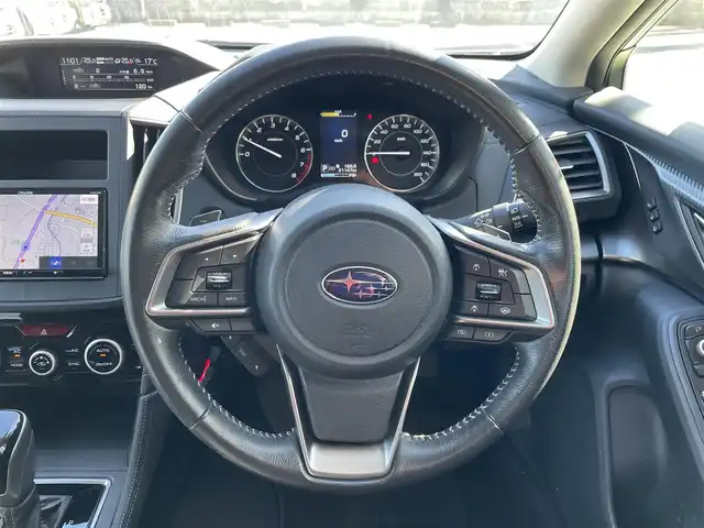 スバル インプレッサ スポーツ 2．0i－Lアイサイト 栃木県 2021(令3)年 2.2万km クリスタルホワイトP 新車時保証書/取扱説明書/スバルアイサイト/　・プリクラッシュブレーキ/　・ツーリングアシスト/　・車線逸脱抑制機能/　・誤発進抑制制御/　・誤後進抑制制御/　・ふらつき警報/　・先行車発進お知らせ/　・定速クルーズコントロール/　・後退時ブレーキアシスト/社外7インチメモリーナビ（AVN-RB7)/　（BT/CD・DVD/SD/ラジオ）/プッシュスタート/フロントパワーシート/ステアリングスイッチ/パドルシフト/クルーズコントロール（追従機能）/ETC/オートライト/純正LEDヘッドライト/純正LEDフォグライト/ヘッドライトレベライザー/ヘッドランプウォッシャー/オートリトラクティブミラー/リバースチルトダウンミラー/リアセンサー/オートワイパー/タイヤサイズ　　205/50/R17