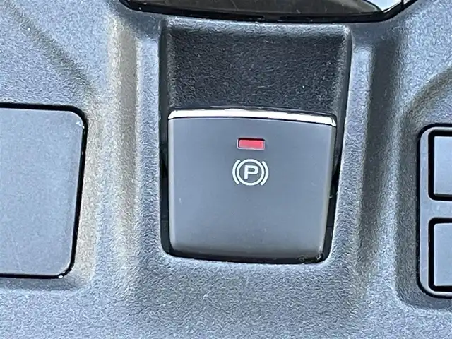 スバル インプレッサ スポーツ 2．0i－Lアイサイト 栃木県 2021(令3)年 2.2万km クリスタルホワイトP 新車時保証書/取扱説明書/スバルアイサイト/　・プリクラッシュブレーキ/　・ツーリングアシスト/　・車線逸脱抑制機能/　・誤発進抑制制御/　・誤後進抑制制御/　・ふらつき警報/　・先行車発進お知らせ/　・定速クルーズコントロール/　・後退時ブレーキアシスト/社外7インチメモリーナビ（AVN-RB7)/　（BT/CD・DVD/SD/ラジオ）/プッシュスタート/フロントパワーシート/ステアリングスイッチ/パドルシフト/クルーズコントロール（追従機能）/ETC/オートライト/純正LEDヘッドライト/純正LEDフォグライト/ヘッドライトレベライザー/ヘッドランプウォッシャー/オートリトラクティブミラー/リバースチルトダウンミラー/リアセンサー/オートワイパー/タイヤサイズ　　205/50/R17