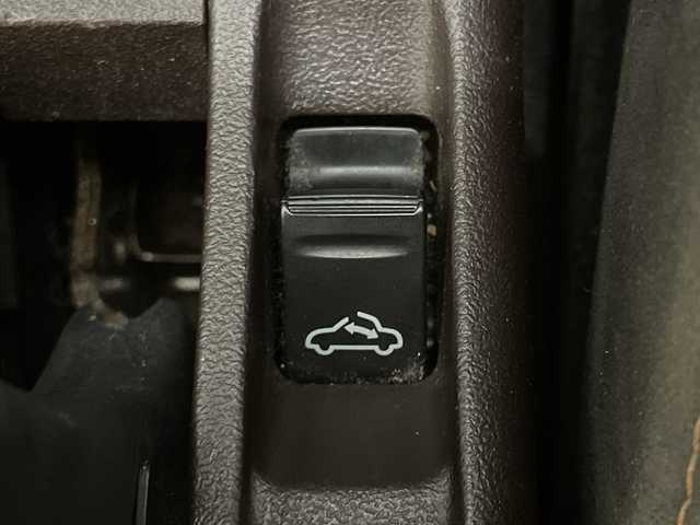 ダイハツ コペン ローブ S 神奈川県 2016(平28)年 7.4万km ブライトシルバーメタリック 社外ディスプレイオーディオ/バックカメラ/ワンセグ　Bluetooth　AM FM/レカロシート/前席シートヒーター/MOMO革巻きステアリング/パドルシフト/エコアイドル/TRC/社外前後ドライブレコーダー/社外ETC/プッシュスタート/スマートキー/ビルシュタインショック/lEDヘッドランプ/フロントフォグランプ/オートライト