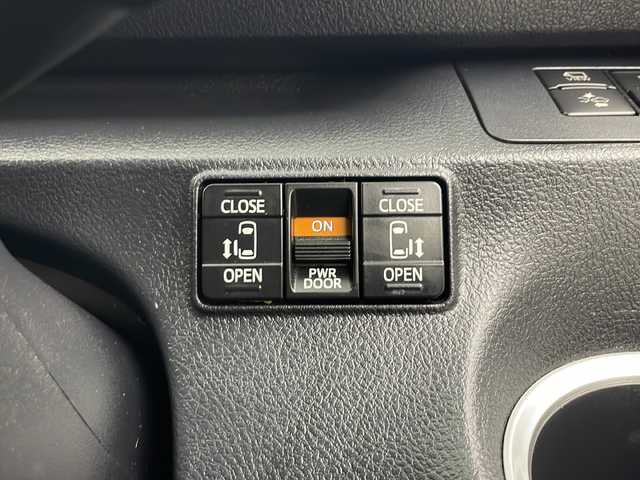 トヨタ シエンタ G クエロ 秋田県 2019(平31)年 11万km ブラックマイカ 4WD/純正SDナビ　/両側パワースライドドア　/フルセグTV/AM/FM/CD/DVD/Bluetooth/バックカメラ　/寒冷地仕様　/衝突被害軽減ブレーキ　/レーンキープアシスト　/横滑り防止装置　/フロントワイパーデアイサー　/前席シートヒーター　/ステアリングヒーター　/ビルトインETC/LEDヘッドライト/オートマチックハイビーム/純正アルミホイール/純正フロアマット/電動格納ミラー/スマートキー