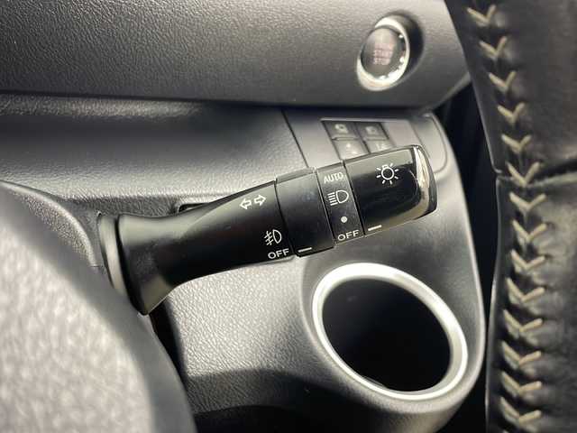 トヨタ シエンタ G クエロ 秋田県 2019(平31)年 11万km ブラックマイカ 4WD/純正SDナビ　/両側パワースライドドア　/フルセグTV/AM/FM/CD/DVD/Bluetooth/バックカメラ　/寒冷地仕様　/衝突被害軽減ブレーキ　/レーンキープアシスト　/横滑り防止装置　/フロントワイパーデアイサー　/前席シートヒーター　/ステアリングヒーター　/ビルトインETC/LEDヘッドライト/オートマチックハイビーム/純正アルミホイール/純正フロアマット/電動格納ミラー/スマートキー