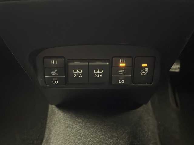 トヨタ シエンタ G クエロ 秋田県 2019(平31)年 11万km ブラックマイカ 4WD/純正SDナビ　/両側パワースライドドア　/フルセグTV/AM/FM/CD/DVD/Bluetooth/バックカメラ　/寒冷地仕様　/衝突被害軽減ブレーキ　/レーンキープアシスト　/横滑り防止装置　/フロントワイパーデアイサー　/前席シートヒーター　/ステアリングヒーター　/ビルトインETC/LEDヘッドライト/オートマチックハイビーム/純正アルミホイール/純正フロアマット/電動格納ミラー/スマートキー