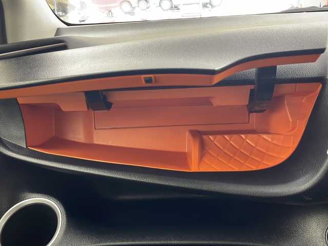 トヨタ シエンタ G クエロ 秋田県 2019(平31)年 11万km ブラックマイカ 4WD/純正SDナビ　/両側パワースライドドア　/フルセグTV/AM/FM/CD/DVD/Bluetooth/バックカメラ　/寒冷地仕様　/衝突被害軽減ブレーキ　/レーンキープアシスト　/横滑り防止装置　/フロントワイパーデアイサー　/前席シートヒーター　/ステアリングヒーター　/ビルトインETC/LEDヘッドライト/オートマチックハイビーム/純正アルミホイール/純正フロアマット/電動格納ミラー/スマートキー