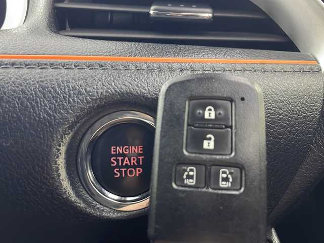 トヨタ シエンタ G クエロ 秋田県 2019(平31)年 11万km ブラックマイカ 4WD/純正SDナビ　/両側パワースライドドア　/フルセグTV/AM/FM/CD/DVD/Bluetooth/バックカメラ　/寒冷地仕様　/衝突被害軽減ブレーキ　/レーンキープアシスト　/横滑り防止装置　/フロントワイパーデアイサー　/前席シートヒーター　/ステアリングヒーター　/ビルトインETC/LEDヘッドライト/オートマチックハイビーム/純正アルミホイール/純正フロアマット/電動格納ミラー/スマートキー