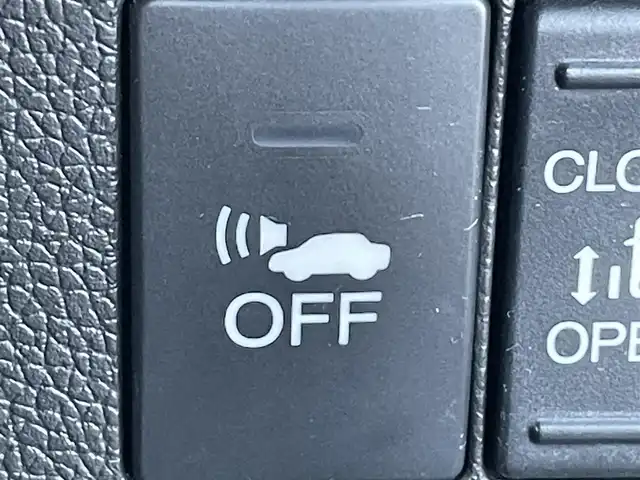 ホンダ フリード ハイブリット G ホンダセンシング 岡山県 2017(平29)年 6万km ルナシルバーM 登録時走行距離：60007km/禁煙車/純正ナビ/　(CD/DVD/フルセグTV/Bluetooth)/バックカメラ/クルーズコントロール(追従走行あり)/衝突被害軽減システム/車線逸脱警報（レーンキープアシスト）/ETC/両側パワースライドドア/ハーフレザーシート/ステアリングヒーター/革巻きステアリング/ステアリングスイッチ/純正LEDヘッドライト/フォグライト/オートライト/プッシュスタート/スマートキー/アイドリングストップ/純正アルミホイール 15インチ/ドアバイザー/電動格納ミラー/純正フロアマット/横滑防止装置/盗難防止装置