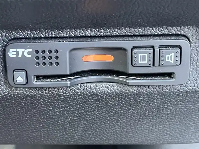 ホンダ フリード ハイブリット G ホンダセンシング 岡山県 2017(平29)年 6万km ルナシルバーM 登録時走行距離：60007km/禁煙車/純正ナビ/　(CD/DVD/フルセグTV/Bluetooth)/バックカメラ/クルーズコントロール(追従走行あり)/衝突被害軽減システム/車線逸脱警報（レーンキープアシスト）/ETC/両側パワースライドドア/ハーフレザーシート/ステアリングヒーター/革巻きステアリング/ステアリングスイッチ/純正LEDヘッドライト/フォグライト/オートライト/プッシュスタート/スマートキー/アイドリングストップ/純正アルミホイール 15インチ/ドアバイザー/電動格納ミラー/純正フロアマット/横滑防止装置/盗難防止装置