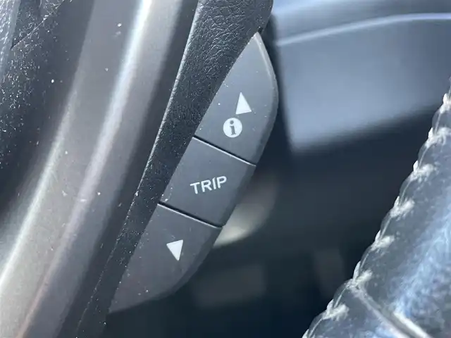 ホンダ フリード ハイブリット G ホンダセンシング 岡山県 2017(平29)年 6万km ルナシルバーM 登録時走行距離：60007km/禁煙車/純正ナビ/　(CD/DVD/フルセグTV/Bluetooth)/バックカメラ/クルーズコントロール(追従走行あり)/衝突被害軽減システム/車線逸脱警報（レーンキープアシスト）/ETC/両側パワースライドドア/ハーフレザーシート/ステアリングヒーター/革巻きステアリング/ステアリングスイッチ/純正LEDヘッドライト/フォグライト/オートライト/プッシュスタート/スマートキー/アイドリングストップ/純正アルミホイール 15インチ/ドアバイザー/電動格納ミラー/純正フロアマット/横滑防止装置/盗難防止装置