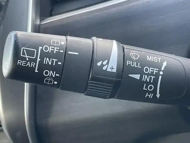 ホンダ フリード ハイブリット G ホンダセンシング 岡山県 2017(平29)年 6万km ルナシルバーM 登録時走行距離：60007km/禁煙車/純正ナビ/　(CD/DVD/フルセグTV/Bluetooth)/バックカメラ/クルーズコントロール(追従走行あり)/衝突被害軽減システム/車線逸脱警報（レーンキープアシスト）/ETC/両側パワースライドドア/ハーフレザーシート/ステアリングヒーター/革巻きステアリング/ステアリングスイッチ/純正LEDヘッドライト/フォグライト/オートライト/プッシュスタート/スマートキー/アイドリングストップ/純正アルミホイール 15インチ/ドアバイザー/電動格納ミラー/純正フロアマット/横滑防止装置/盗難防止装置