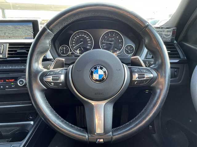 ＢＭＷ ３２０ｉ Mスポーツ 広島県 2015(平27)年 13.3万km アルピンホワイトⅢ ルーフブラック塗装/ビルシュタイン車高調/REMUSマフラー/純正メーカーOPナビ/【CD/DVD/BT】/バックカメラ/ETC/前後ドライブレコーダー/パワーシート(D/N)/レーダークルーズコントロール/横滑り防止装置/パドルシフト/レーンディパーチャー/コーナーセンサー/HIDライト/フォグランプ/リアフォグランプ/オートライト/オートワイパー/プッシュスタート/スペアキー