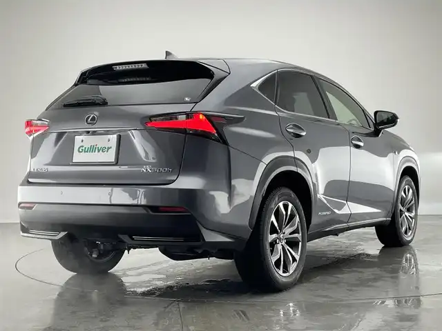 レクサス ＮＸ 300h Fスポーツ 愛知県 2015(平27)年 6.8万km マーキュリーグレーマイカ 純正ナビ　全方位カメラ　ＢＳＭ　禁煙　三眼ＬＥＤ　ＡＣ１００Ｖ　ＥＴＣ　前後ドラレコ　レクサスセーフティ　衝突軽減　追従クルコン　コーナーセンサー　黒革　シートヒーター　ハンドルヒーター　パドルシフト