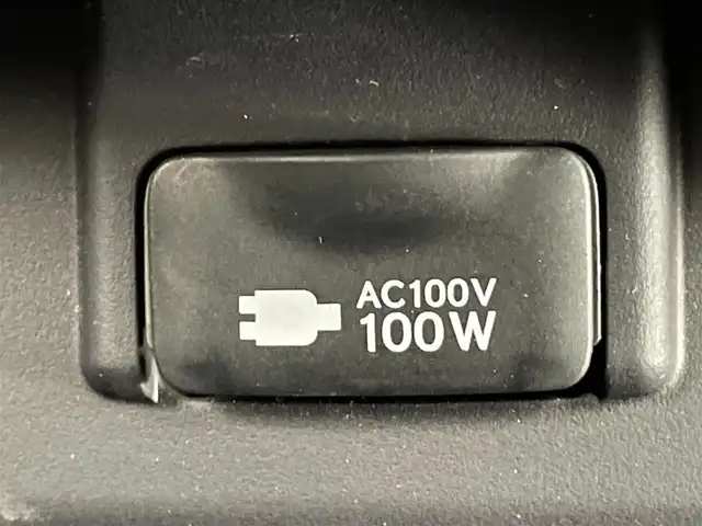 レクサス ＮＸ 300h Fスポーツ 愛知県 2015(平27)年 6.8万km マーキュリーグレーマイカ 純正ナビ　全方位カメラ　ＢＳＭ　禁煙　三眼ＬＥＤ　ＡＣ１００Ｖ　ＥＴＣ　前後ドラレコ　レクサスセーフティ　衝突軽減　追従クルコン　コーナーセンサー　黒革　シートヒーター　ハンドルヒーター　パドルシフト