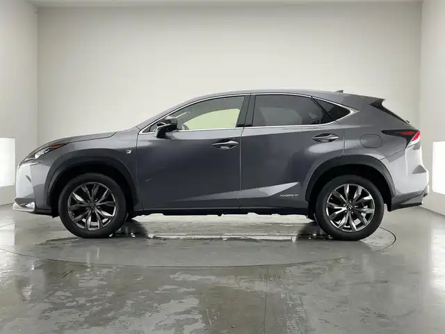 レクサス ＮＸ 300h Fスポーツ 愛知県 2015(平27)年 6.8万km マーキュリーグレーマイカ 純正ナビ　全方位カメラ　ＢＳＭ　禁煙　三眼ＬＥＤ　ＡＣ１００Ｖ　ＥＴＣ　前後ドラレコ　レクサスセーフティ　衝突軽減　追従クルコン　コーナーセンサー　黒革　シートヒーター　ハンドルヒーター　パドルシフト