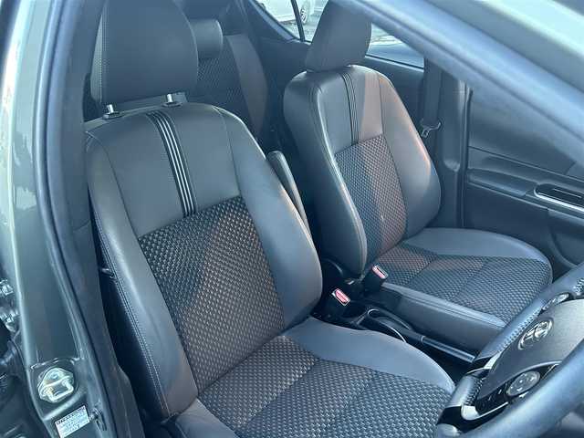 トヨタ アクア クロスオーバー グラム 静岡県 2019(令1)年 4万km アーバンカーキ コーティング施工済/ワンオーナー/ルーフレール/プリクラッシュセーフティ/先行発進お知らせ/車線逸脱警報装置/オートマチックハイビーム/純正ナビ/ビルトインETC/バックカメラ/純正16インチアルミホイール/クリアランスソナー
