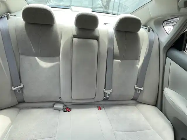 日産 シルフィ X 福岡県 2015(平27)年 5.1万km ブリリアントホワイトパール (株)IDOMが運営する【じしゃロン八幡西店】の自社ローン専用車両になります。こちらは現金またはオートローンご利用時の価格です。自社ローンご希望の方は別途その旨お申付けください。/社外メモリナビ【MM115D-W】/(Bluetooth/CD/ipod/Walkman/フルセグTV)/社外ドライブレコーダー/横滑り防止装置/エンジンプッシュスタート/バックカメラ/ETC/純正フロアマット/電動格納ミラー/ドアバイザー/キセノンライト/フォグランプ/オートライト/ヘッドライトレベライザー/スペアキー有/スマートキー