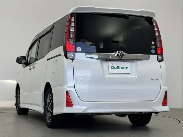 トヨタ ノア Si ダブルバイビー 愛知県 2016(平28)年 5.2万km ホワイトパールクリスタルシャイン 純正ナビ/（フルセグ／ＢＴ／ＣＤ／ＤＶＤ）/クルーズコントロール/バックカメラ/衝突被害軽減システム　/両側パワースライドドア/ハーフレザー/12/1インチ後席モニター　/レーンキープアシスト/オートマチックハイビーム/ＥＴＣ　/純正ＡＷ