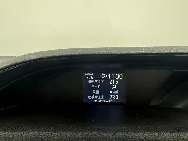 トヨタ ノア Si ダブルバイビー 愛知県 2016(平28)年 5.2万km ホワイトパールクリスタルシャイン 純正ナビ/（フルセグ／ＢＴ／ＣＤ／ＤＶＤ）/クルーズコントロール/バックカメラ/衝突被害軽減システム　/両側パワースライドドア/ハーフレザー/12/1インチ後席モニター　/レーンキープアシスト/オートマチックハイビーム/ＥＴＣ　/純正ＡＷ