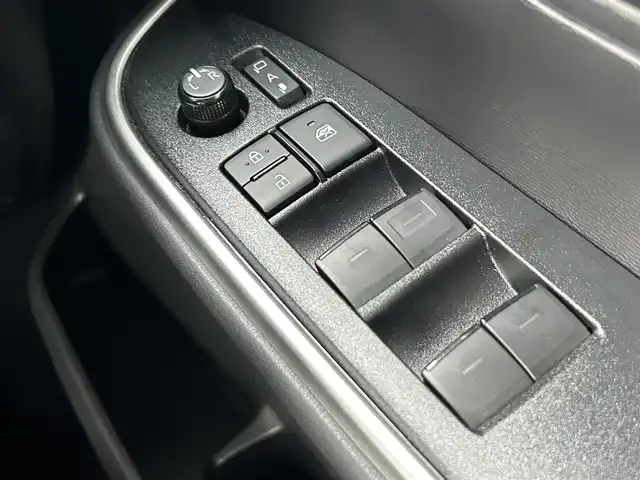 トヨタ ヴォクシー S－G 奈良県 2024(令6)年 1.1万km アティチュードブラックマイカ 純正8インチディスプレイオーディオ/（AM/FM/BT/USB)/バックカメラ/両側パワースライドドア/トヨタセーフティセンス/ETC2.0/ドライブレコーダー/純正LEDヘッドライト/純正フロアマット/電格ウインカーミラー/プッシュスタート