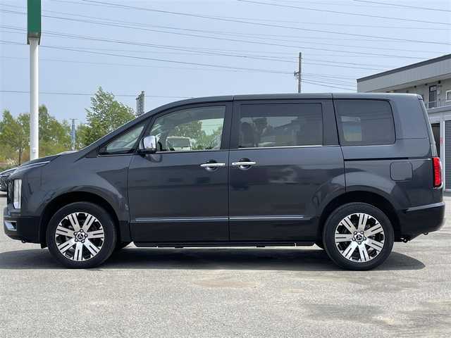 三菱 デリカＤ：５ P 道央・札幌 2023(令5)年 1.1万km グラファイトグレーメタリック/ブラックマイカ ４WD/社外メモリーナビ/CD/DVD/BT/フルセグ/衝突被害軽減ブレーキ/横滑り防止装置/アダプティブクルーズコントロール/レーンキープアシスト/ブラインドスポットモニター/マルチアラウンドモニター/ビルトインETC/ドライブレコーダー/デフロック切替/アイドリングストップ/ECOMODE/両側パワースライドドア/パワーバックドア/D席パワーシート/前席シートヒーター/革巻きステアリング/ステアリングリモコン/パドルシフト/ハンドルヒーター/AC100V/電動パーキング/オートブレーキホールド/オートステップ/プッシュスタート/スマートキー/LEDヘッドライト/オートライト/フォグランプ/電動格納ミラー/ウィンカーミラー/フロアマット/スペアキー/レンタカー登録
