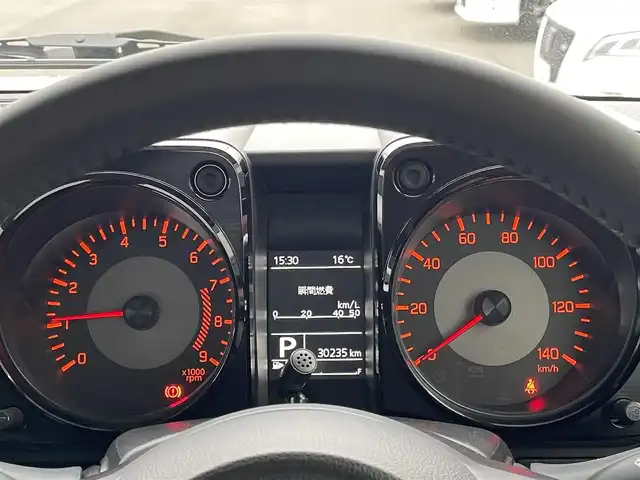 スズキ ジムニー XC 群馬県 2022(令4)年 3.1万km シフォンアイボリーメタリックブラック2トーンルーフ 純正８インチナビ/フルセグＴＶ・Ｂｌｕｅｔｏｏｔｈ・ＣＤ・ＤＶＤ・ＩＰＯＤ・ＳＤ・ＵＳＢ/Ｂカメラ/スマートキー/プッシュスタート/クルーズコントロール/純正ＥＴＣ/前後純正ドラレコ/スペアキー×1/フロアマット（ゴム素材）/Fフォグ/ドアバイザー/ヘッドライトウォッシャー