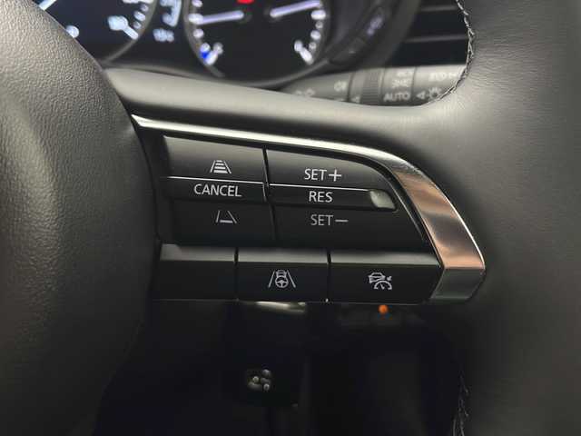 マツダ マツダ３ファストバック 20S レトロスポーツED 秋田県 2024(令6)年 1.2万km ジルコンサンドメタリック 4WD/ワンオーナー/純正ナビ/(フルセグ/Bluetooth/AppleCarPlay/AndroidAuto)/全周囲カメラ/BOSEプレミアムサウンド/ヘッドアップディスプレイ/レーダークルーズコントロール/レーンキープアシスト/横滑防止機能/衝突被害軽減システム/プッシュスタート/スマートキー/スペアキー/オートライト/LEDヘッドライト/オートマチックハイビーム/運転席パワーシート/シートメモリー/前席シートヒーター/ステアリングリモコン/革巻ステアリング/ステアリングリモコン/パドルシフト/前後ドラレコ/ビルトインETC/電動格納ミラー/ブラインドスポットミラー/純正アルミホイール/純正フロアマット/保証書
