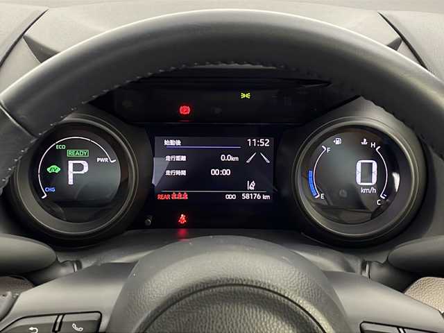 トヨタ ヤリス ハイブリッド G 新潟県 2020(令2)年 5.9万km ブラック 純正T-Connectナビ/AM/FM/Bluetooth/USB/バックモニター/トヨタセーフティセンス/衝突被害軽減システム/レーンキープアシスト/レーダークルーズコントロ―ル/純正LEDヘッドライト/オートライト/オートマチックハイビーム/純正15インチAW夏タイヤ/ABS/横滑り防止機能/前後コーナーセンサー/純正フロアマット/スペアキー/保証書