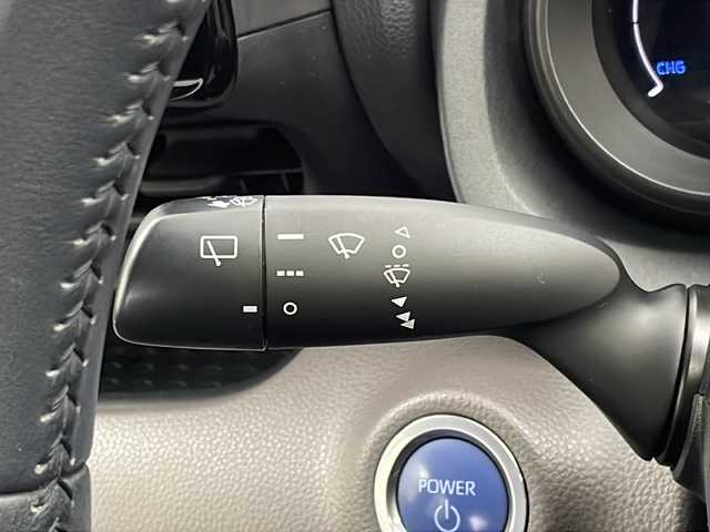 トヨタ ヤリス ハイブリッド G 新潟県 2020(令2)年 5.9万km ブラック 純正T-Connectナビ/AM/FM/Bluetooth/USB/バックモニター/トヨタセーフティセンス/衝突被害軽減システム/レーンキープアシスト/レーダークルーズコントロ―ル/純正LEDヘッドライト/オートライト/オートマチックハイビーム/純正15インチAW夏タイヤ/ABS/横滑り防止機能/前後コーナーセンサー/純正フロアマット/スペアキー/保証書