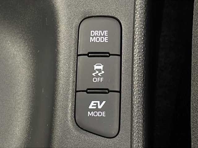 トヨタ ヤリス ハイブリッド G 新潟県 2020(令2)年 5.9万km ブラック 純正T-Connectナビ/AM/FM/Bluetooth/USB/バックモニター/トヨタセーフティセンス/衝突被害軽減システム/レーンキープアシスト/レーダークルーズコントロ―ル/純正LEDヘッドライト/オートライト/オートマチックハイビーム/純正15インチAW夏タイヤ/ABS/横滑り防止機能/前後コーナーセンサー/純正フロアマット/スペアキー/保証書