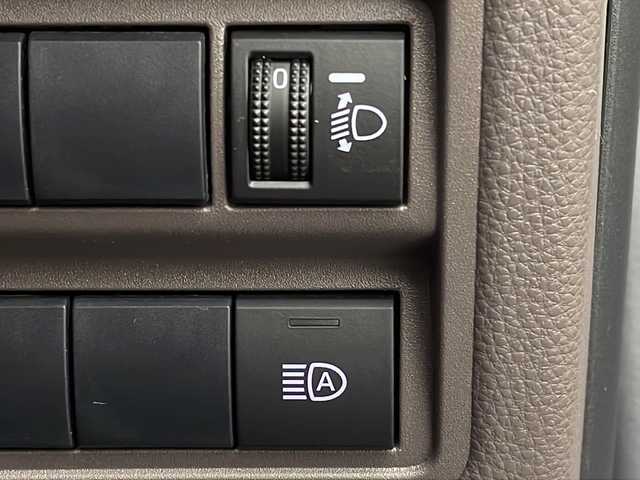 トヨタ ヤリス ハイブリッド G 新潟県 2020(令2)年 5.9万km ブラック 純正T-Connectナビ/AM/FM/Bluetooth/USB/バックモニター/トヨタセーフティセンス/衝突被害軽減システム/レーンキープアシスト/レーダークルーズコントロ―ル/純正LEDヘッドライト/オートライト/オートマチックハイビーム/純正15インチAW夏タイヤ/ABS/横滑り防止機能/前後コーナーセンサー/純正フロアマット/スペアキー/保証書