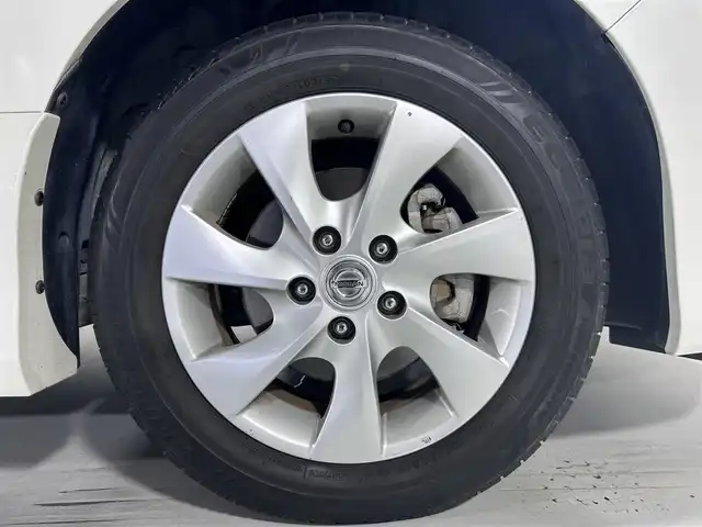 日産 セレナ ハイウェイスター S HV Vセレ 佐賀県 2013(平25)年 8.7万km ブリリアントホワイトパール 純正8インチナビ/CD/DVD/フルセグTV/Bluetooth/バックカメラ /ETC/両側パワースライドドア/前方ドライブレコーダー/クルーズコントロール/HIDライト/フォグライト /オートライト/純正16インチアルミホイール/純正フロアマット/スマートキー/スペアキー/電動格納ミラー/横滑り防止装置